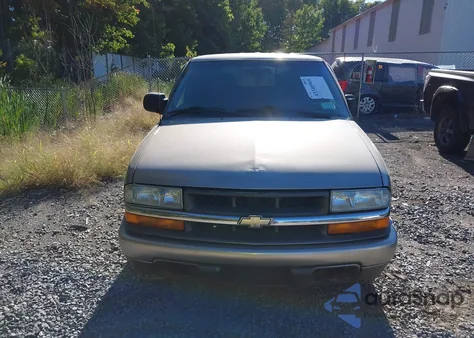 2002 Chevrolet S-10 Ls z USA, uszkodzony, nr VIN 1GCDT19W928202054